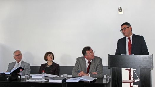 U Svečanoj sali Pravnog fakulteta za privredu i pravosuđe u Novom Sadu 25.03.2016. godine održana je usmena odbrana doktorske disertacije Milana Markovića, sudije Ustavnog suda Republike Srbije